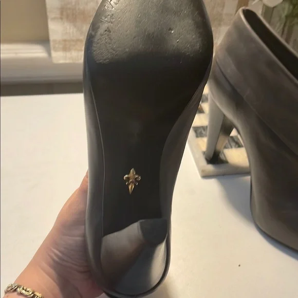 Pour La Victoire Gray Heeled Boots with Curved Heel - Picture 7 of 16